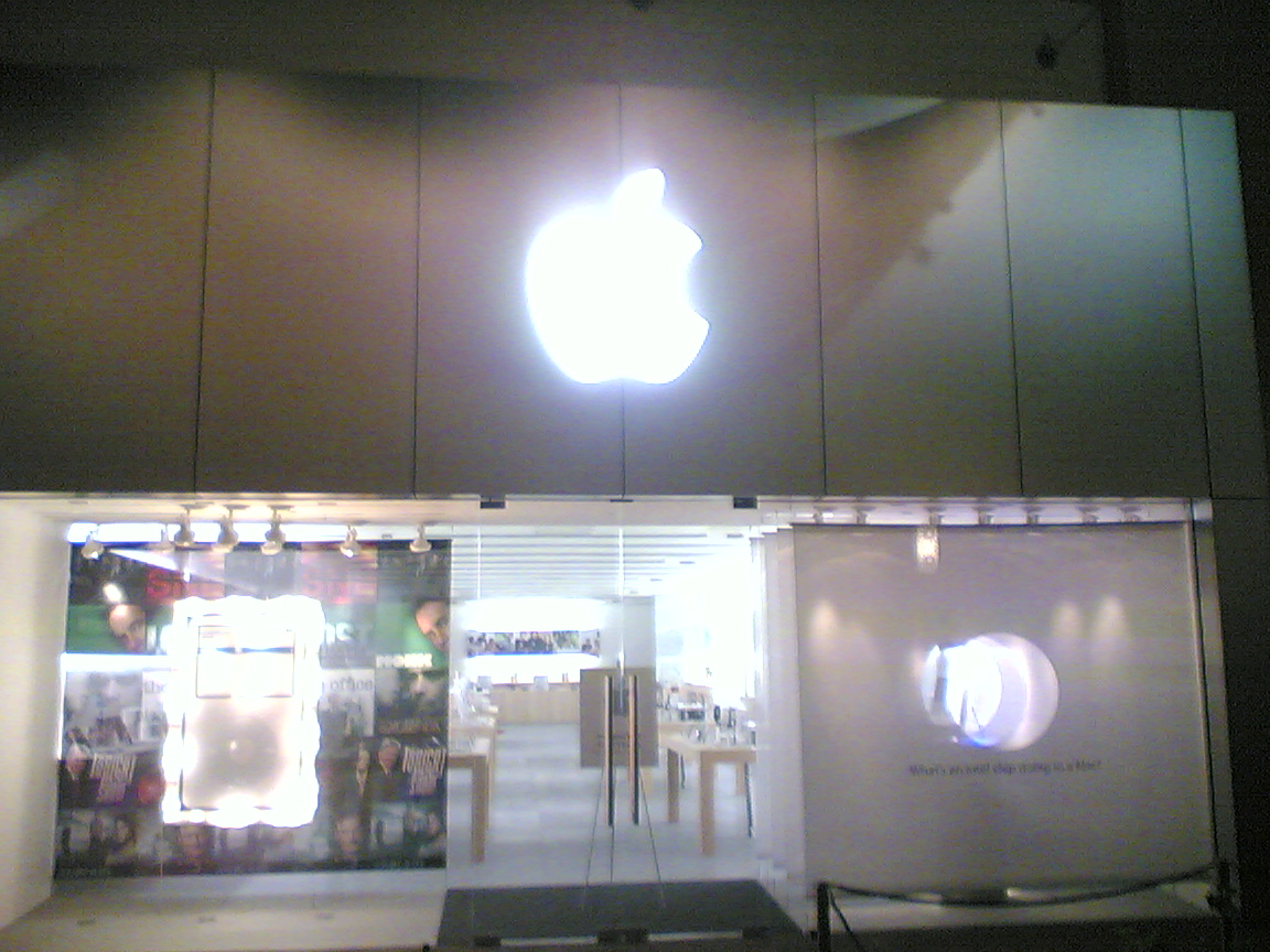 Apple Store Irvine,
Ca